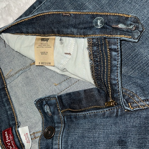 Levi’s “Perfectly Slimming” Blue Jeans Size 8 Medium - Picture 12 of 12